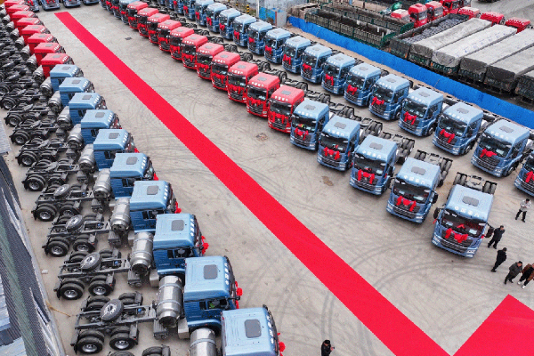 110台｜优德唯一官网交车喜报频传，，，，，硬核实力领跑新春市。。。。。。。。